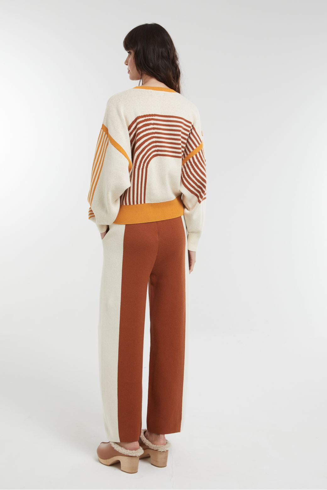 OFF WHITE CARAMEL AXEL ZEN SWEATER