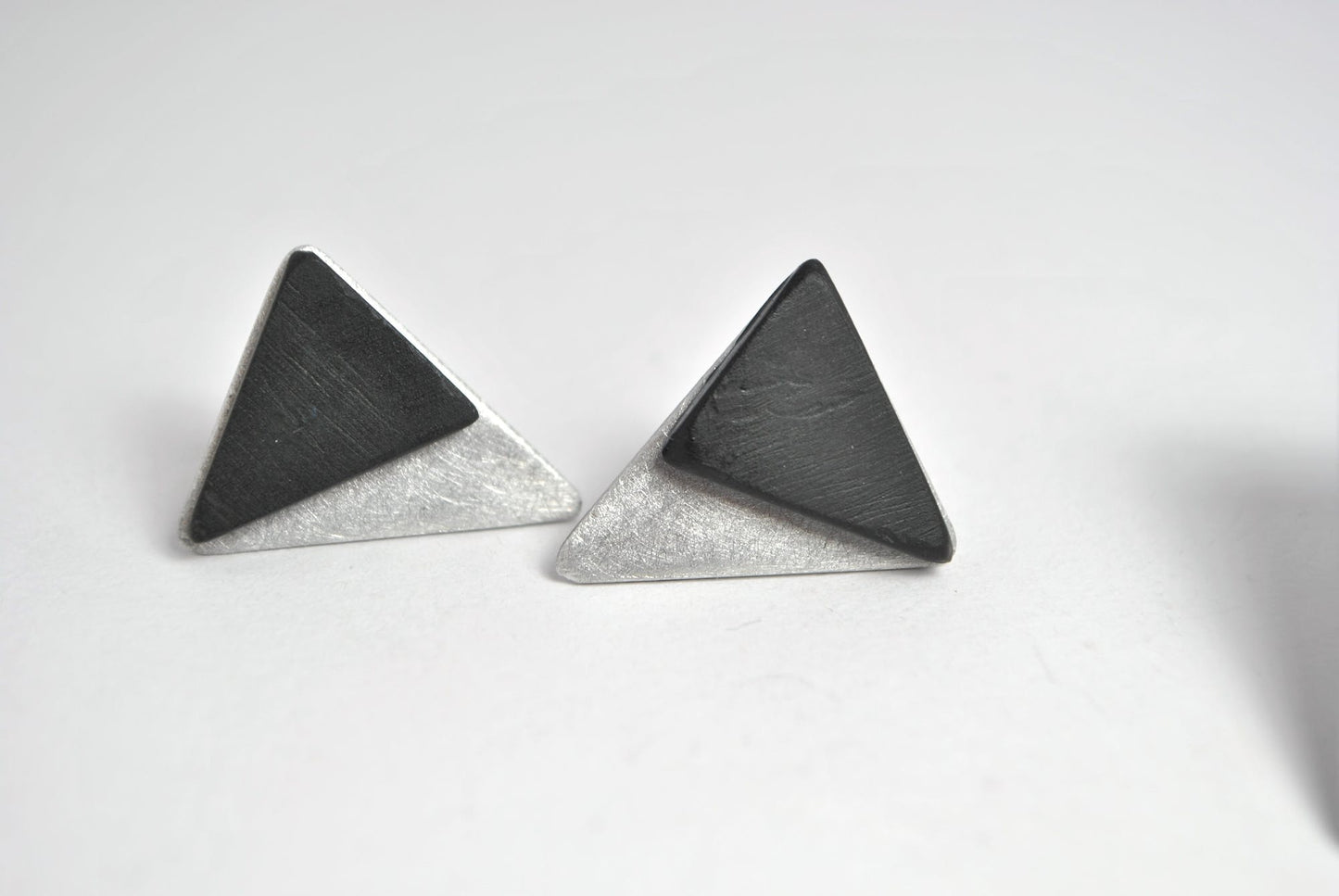 PEAK triangular earrings